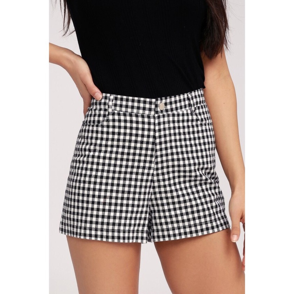LuLu’s gingham shorts